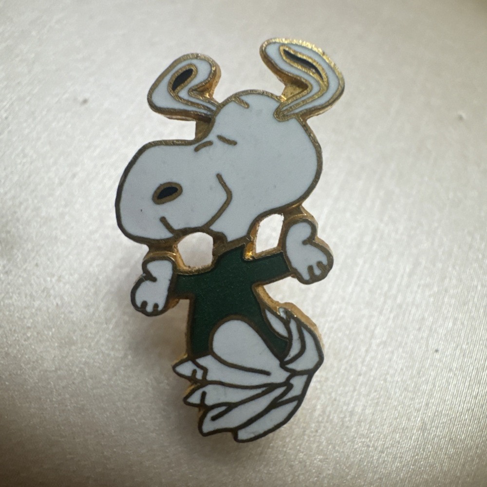 Vintage Aviva Snoopy Happy Dance Lapel Pin 1970's